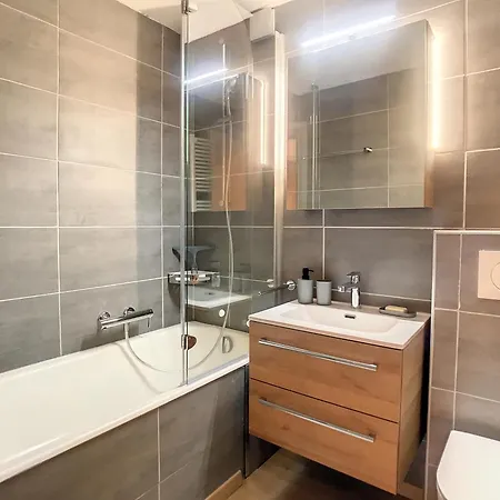 Apartment Romaine 4**** *